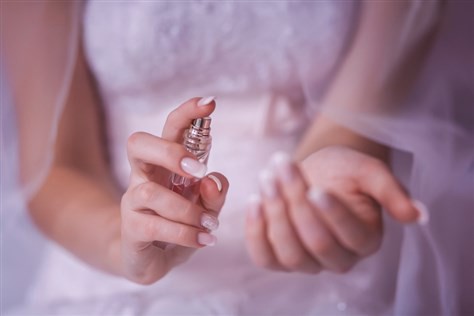 كيفية اختيار عطر العروس