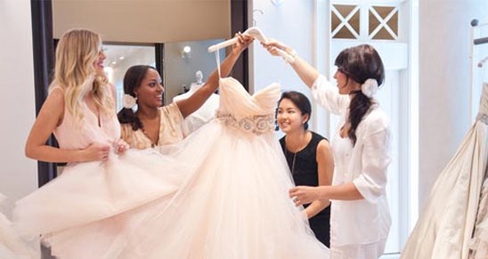 كيفية اختيار فستان الزفاف