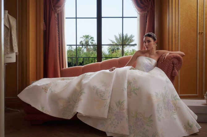 فساتين زفاف ملونة 2025: دليلك الشامل لأجمل إطلالة عروس عصرية