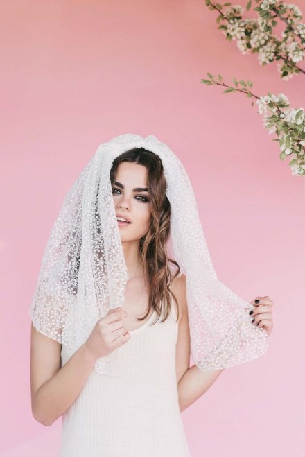 طرحة عروس للكتفين