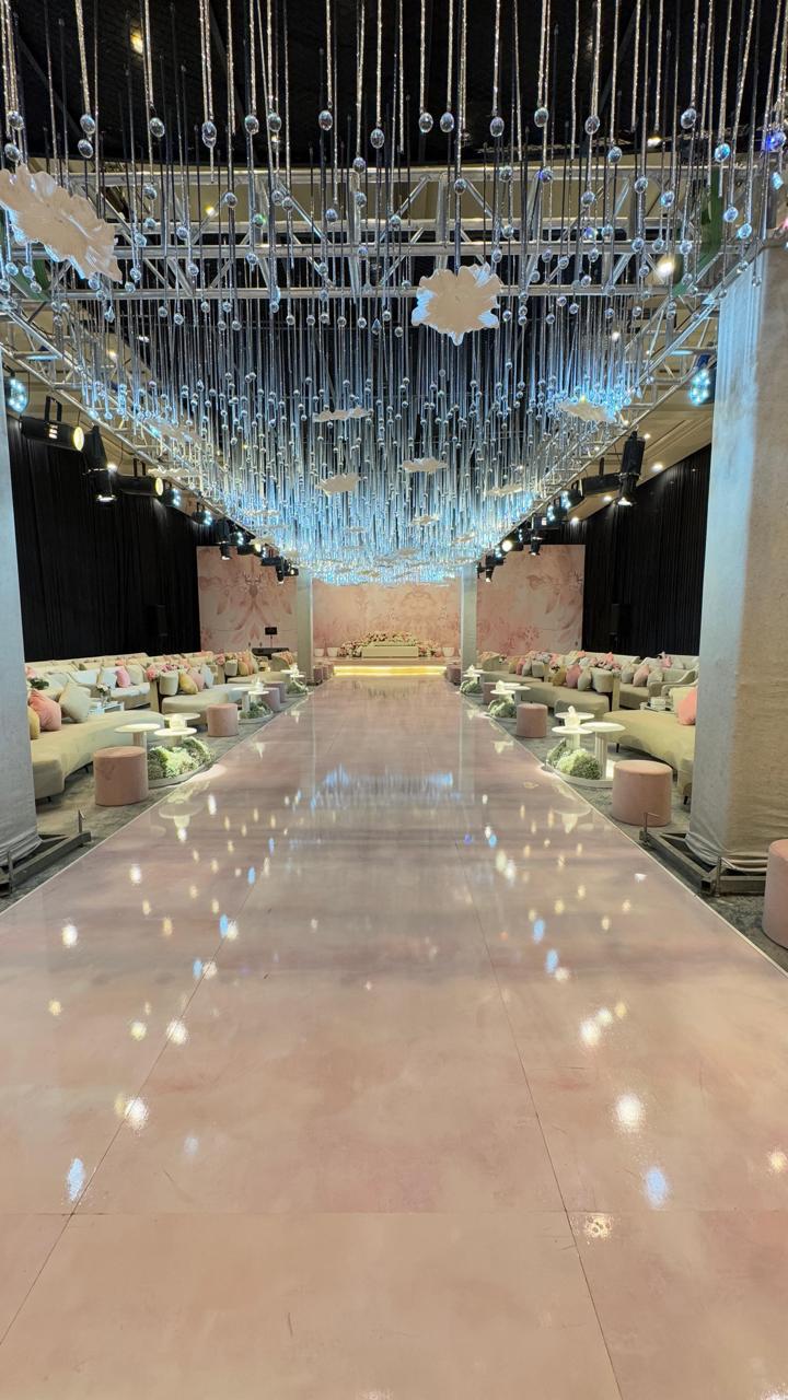 فندق هوليدي ان ازدهار 