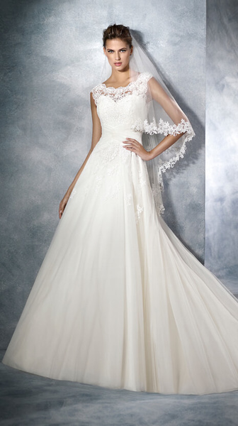 فستان وطرحه