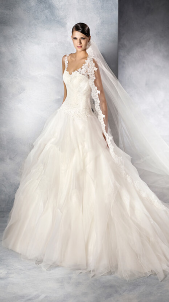 فستان وطرحه