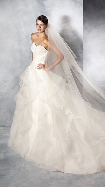 فستان وطرحه