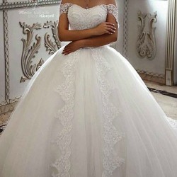 روح الاناقة لفساتين الزفاف
