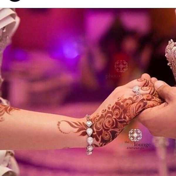 النقاشة ام مسعود للحناء