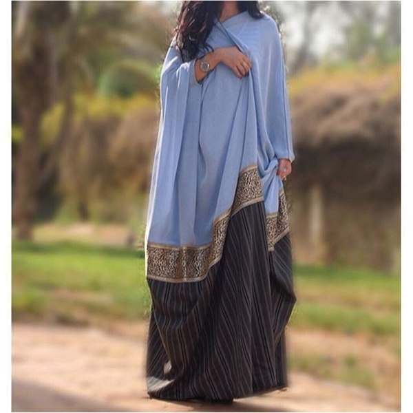 عبايات قمرا