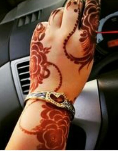 النقاشة ام حمد