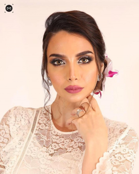 حنان العمار خبيرة تجميل