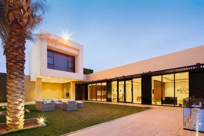 المنتجعات الاولى