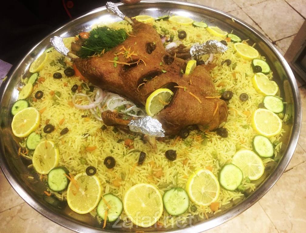 مطعم الزعيم