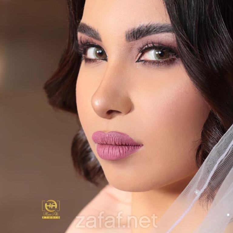 يسرى ميك أب