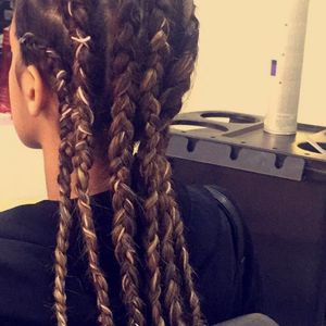 مشغل أعمال الجمال النسائي