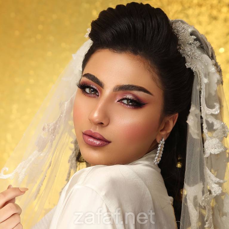 هيا ميك أب أرتست