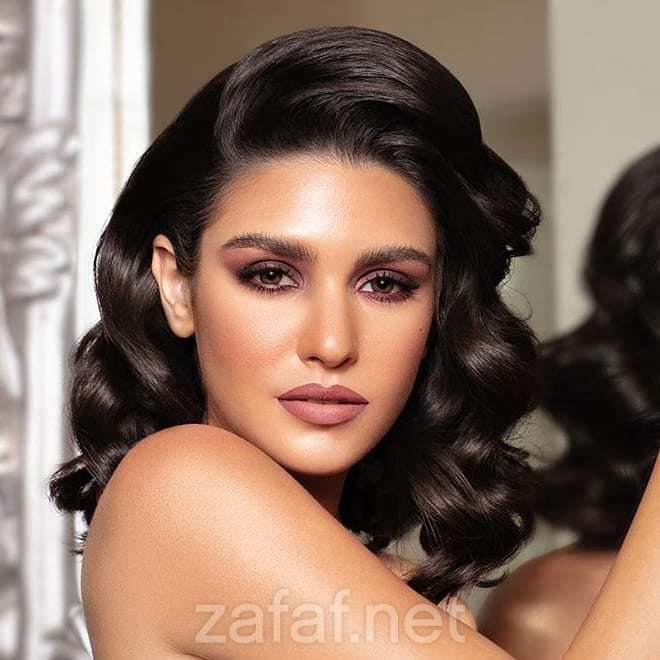 مصففة الشعر سمر