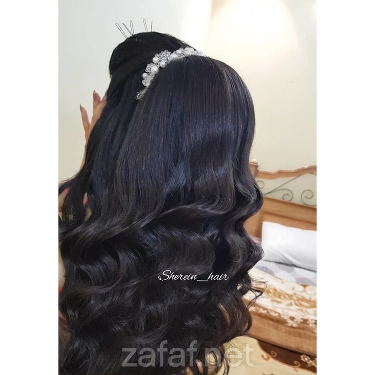مصففة الشعر شيرين