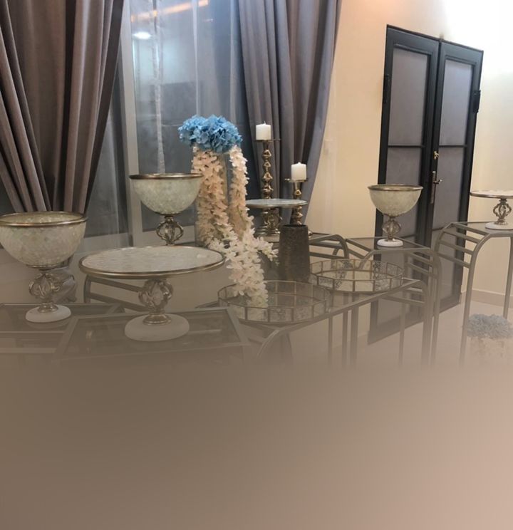 طاولات وكراسي للحفلات