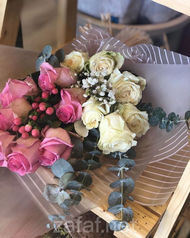 لمسة بالون للورود