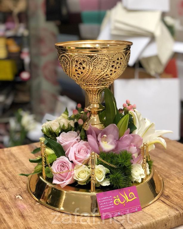 خلابة للزهور