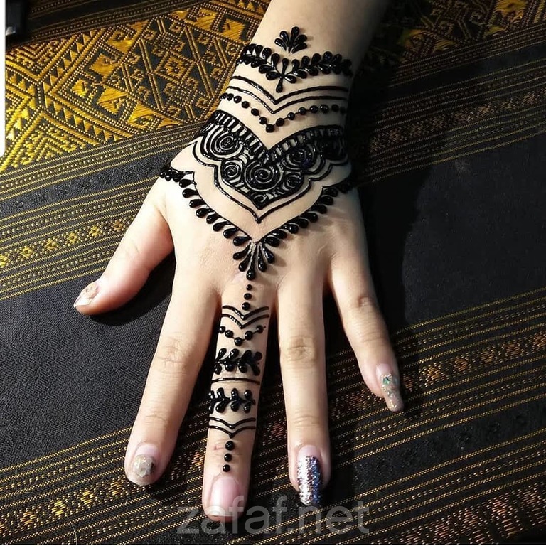 نقش حناء في بريدة