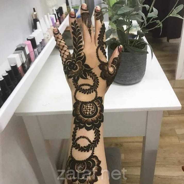 ام ريما لنقش الحناء