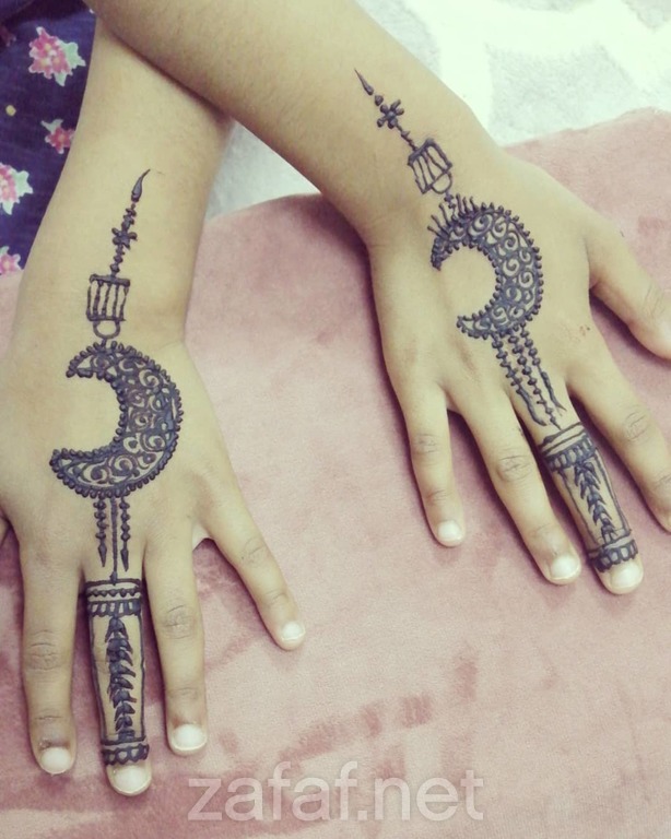 أم العز لنقش الحناء