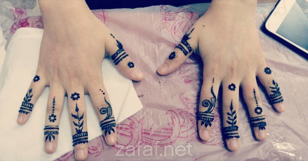 أم العز لنقش الحناء