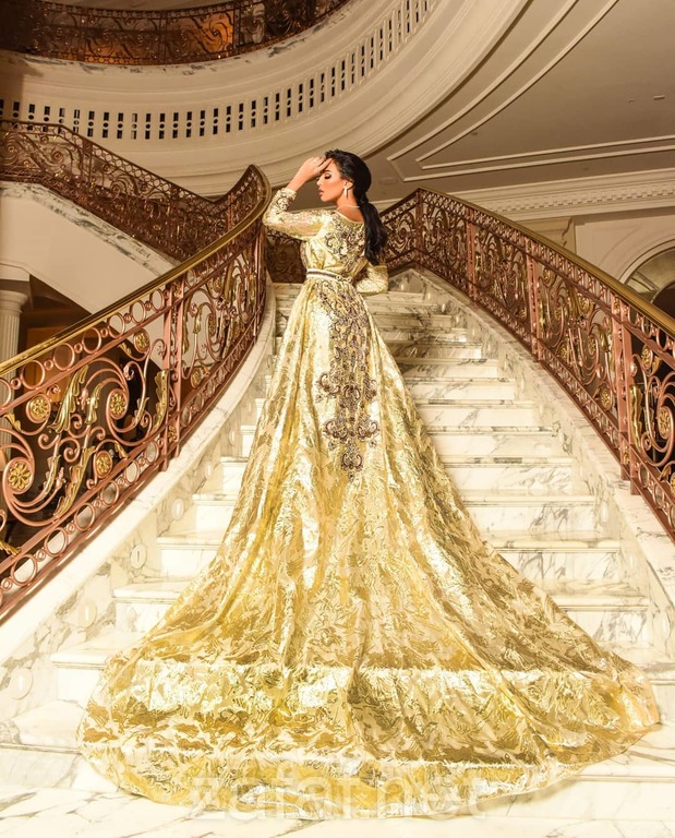 فوزية خبيرة الشعر