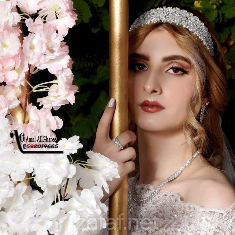 المصورة امل غريب