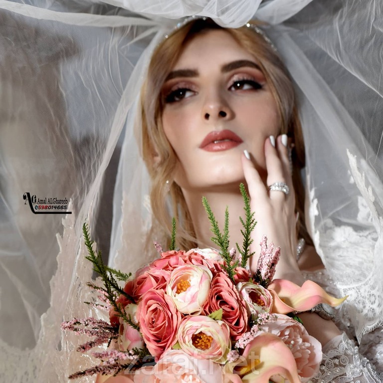 المصورة امل غريب