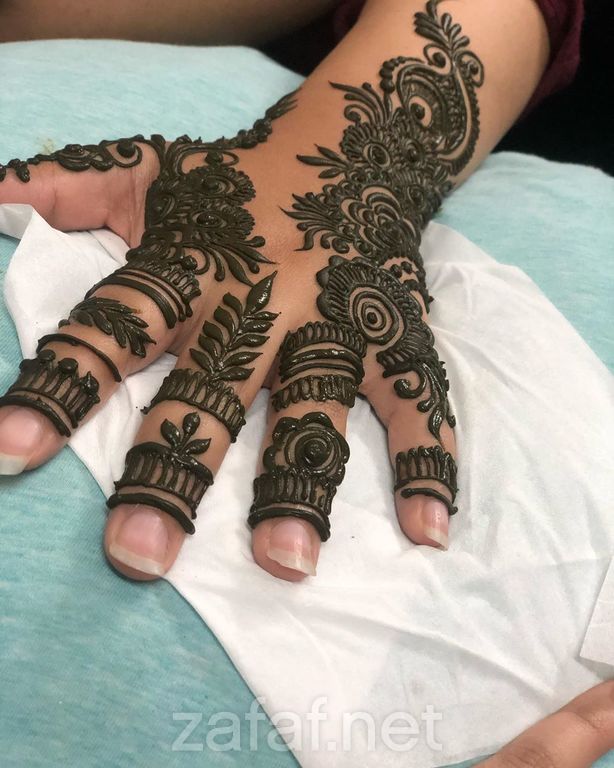 الحناية تومي