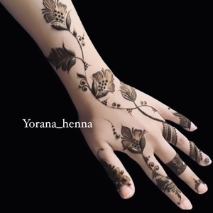YORANA HENNA