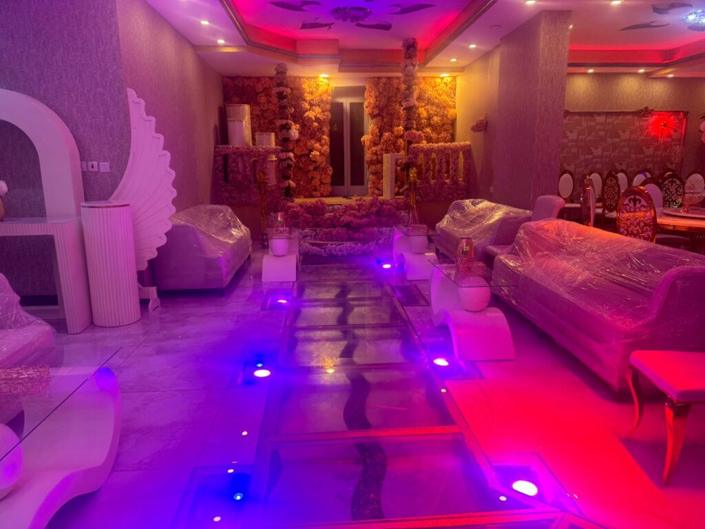 قاعة سمر الحياة - فندق تعيش الحياة