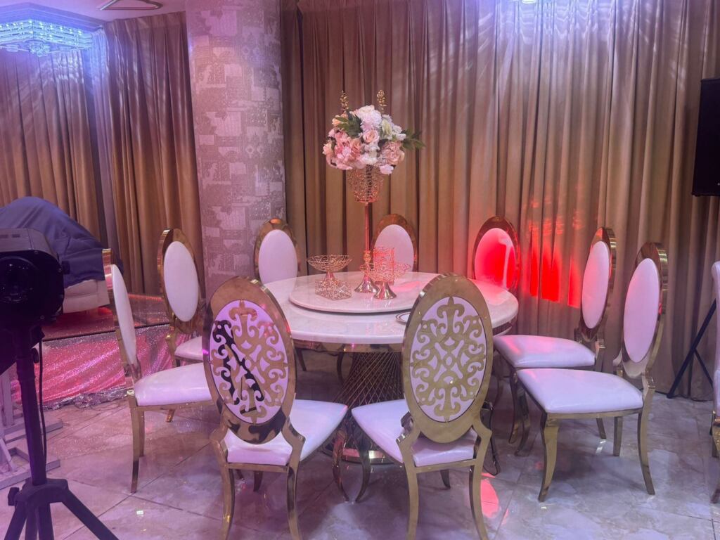 قاعة سمر الحياة - فندق تعيش الحياة