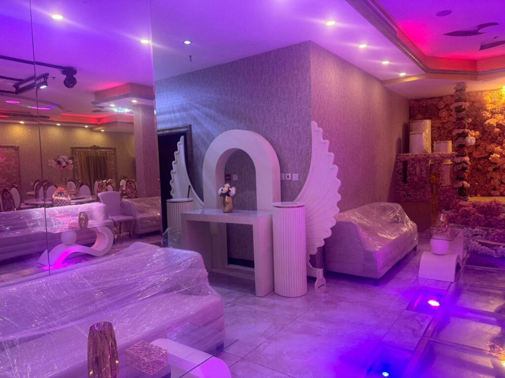 قاعة سمر الحياة - فندق تعيش الحياة