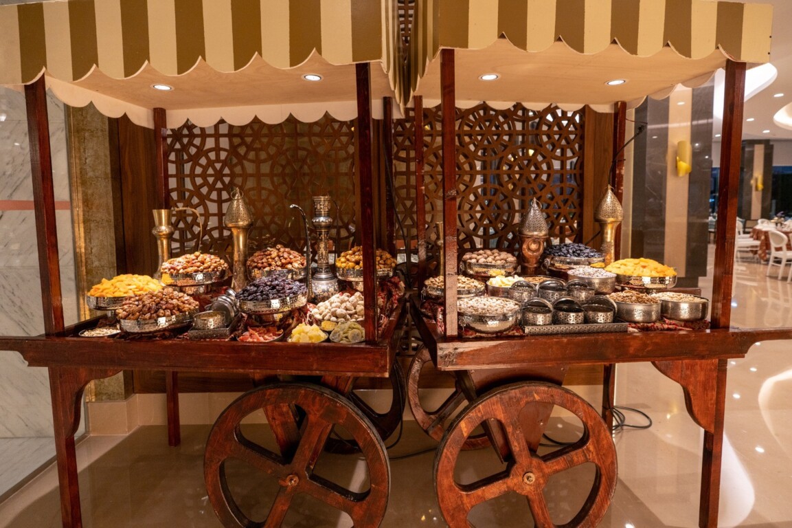 بوفيه فندق ومركز مؤتمرات راديسون بلو