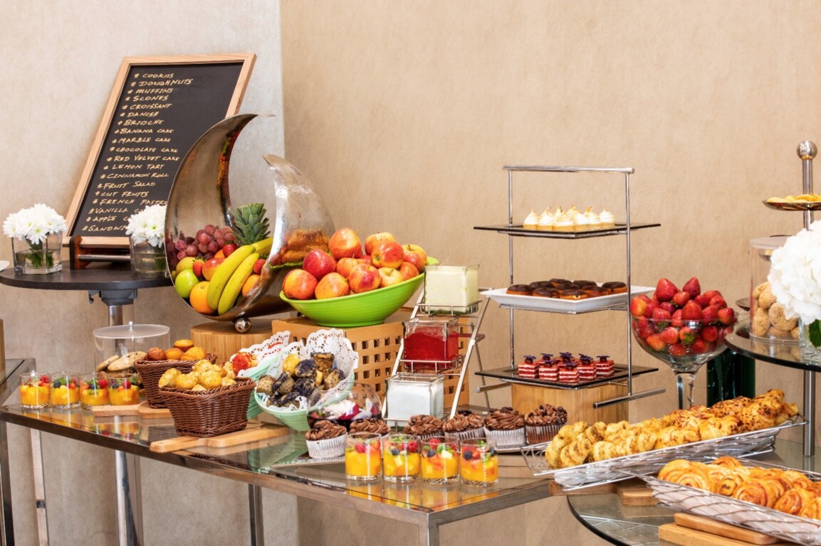 بوفيه فندق ومركز مؤتمرات راديسون بلو