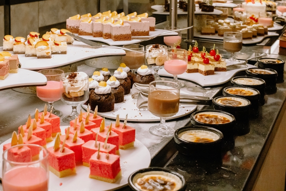 فندق رمادا كونتيننتال للبوفيهات الخارجية