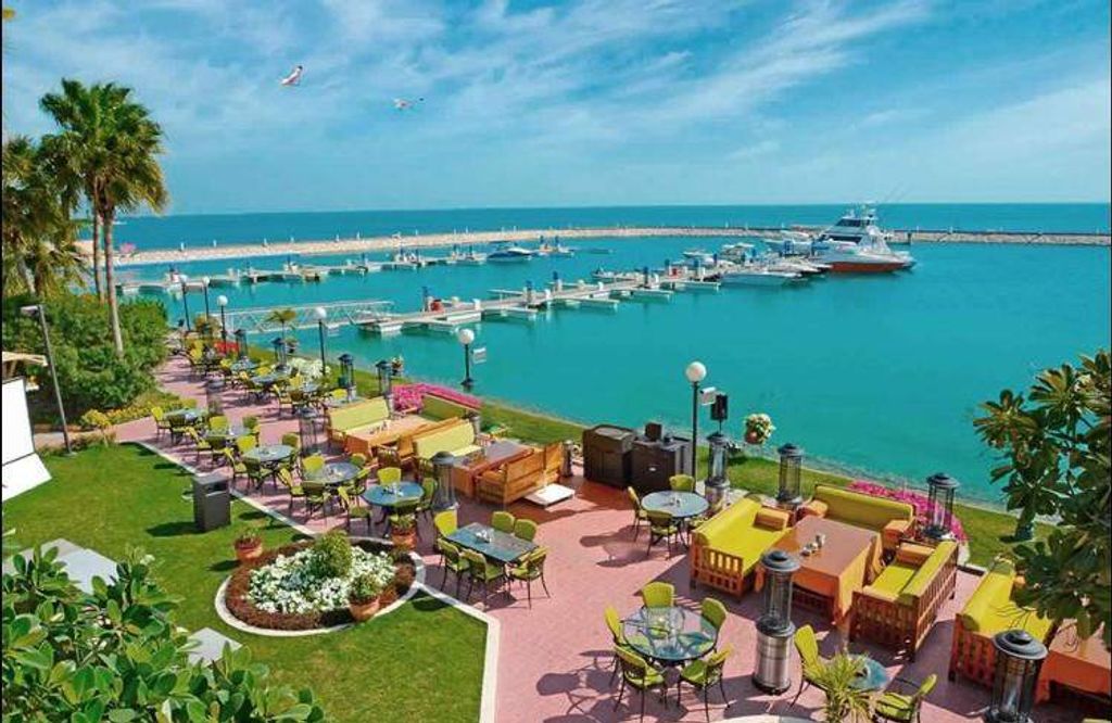 منتجع شاطئ الغروب مارينا وسبا