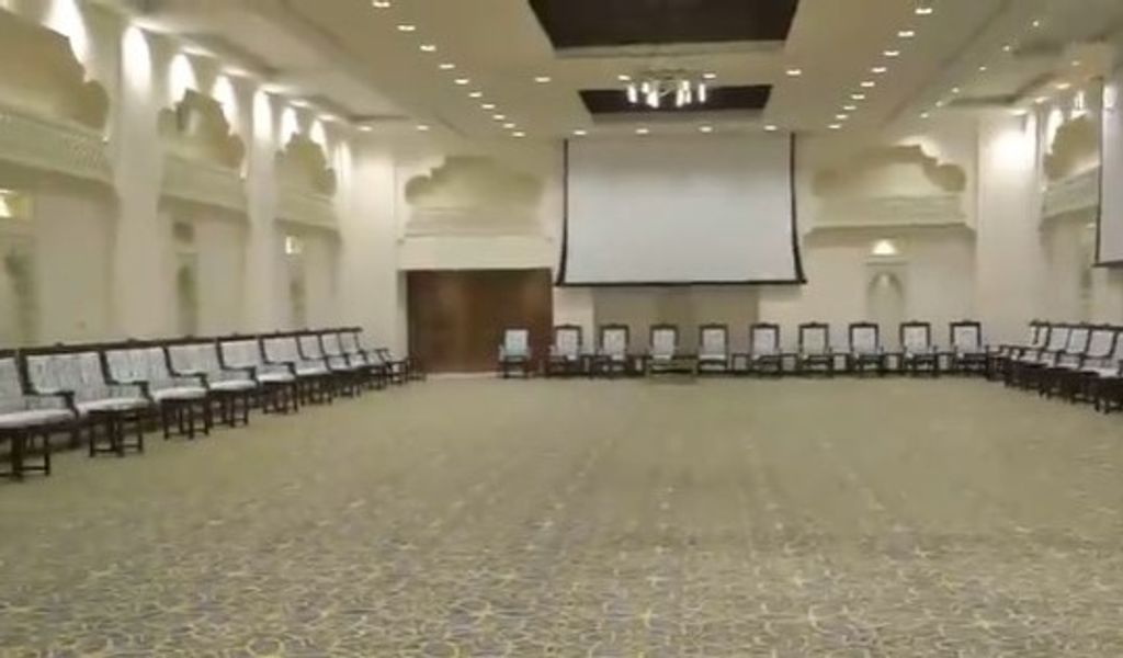 قاعات القرية الشعبية