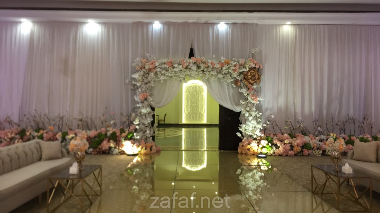 فندق كراون بلازا الواحة