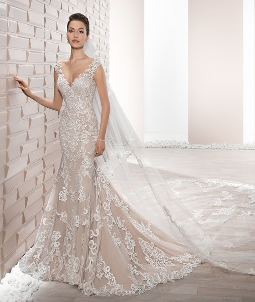 ديمتريوس لفساتين الزفاف