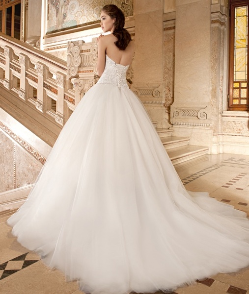 فساتين زفاف فخمة ديمتريوس 2015