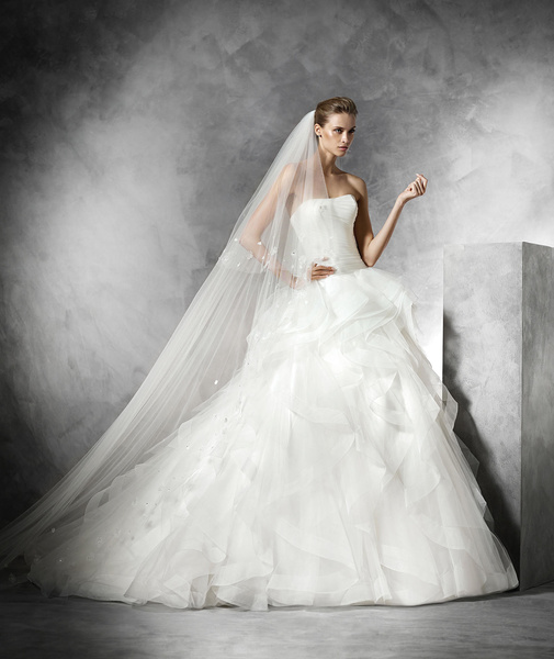 فساتين زفاف نفخ برونوفياس 2016