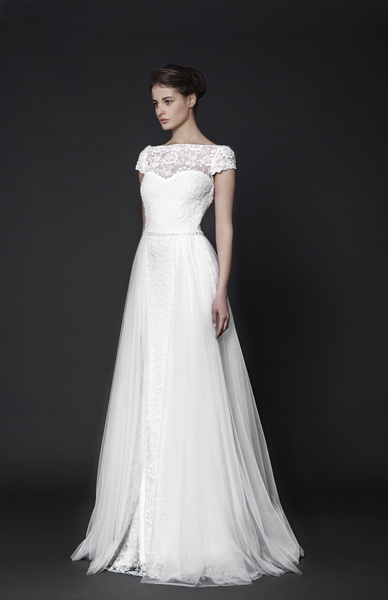 فساتين زفاف طوني ورد ناعمه تول