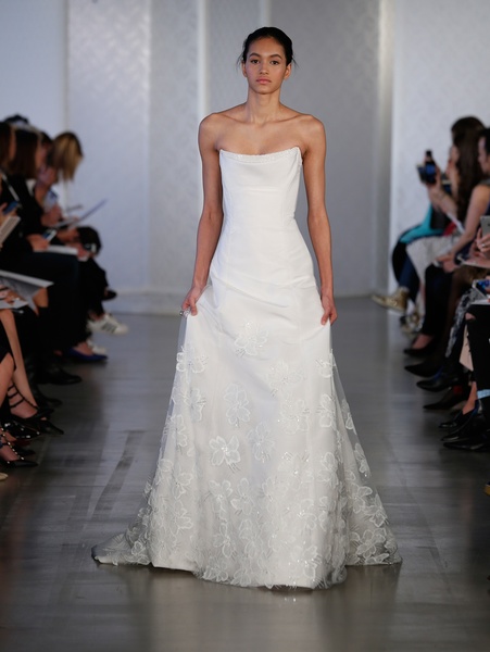 اوسكار دي لارنتا فساتين زفاف ناعمه