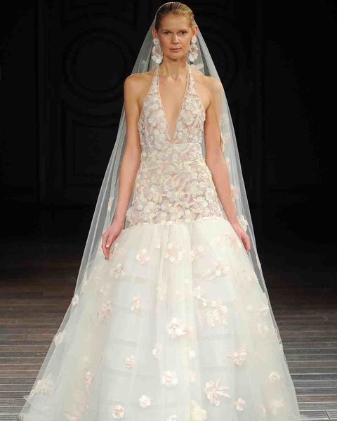 نعيم خان فساتين زفاف ناعمه