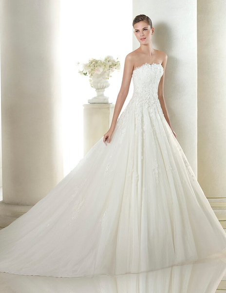 فستان زفاف فخمه ديمتريوس