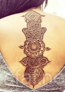 نقش عرايس 2016 على الظهر