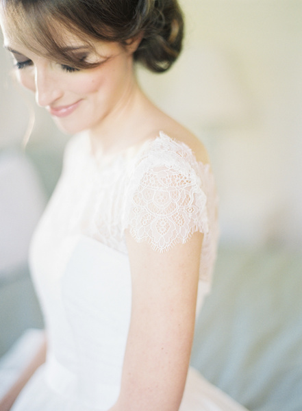 فساتين زفاف كم قصير